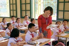 Giáo viên hợp đồng có được hưởng lương dạy thêm giờ