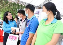 Người lao động vững tâm vượt khó