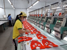 Tăng lương, nâng phúc lợi