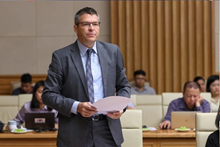 Sức lao động là loại hàng hóa  rất đặc biệt