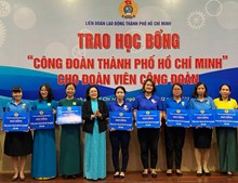 Học bổng Công đoàn tiếp sức cho người lao động