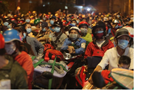 Người lao động cần hỗ trợ gì để tiếp tục bám trụ lại TPHCM