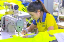 Doanh nghiệp nào thuê lao động ngoài 40