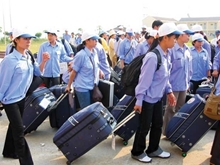 Lao động nữ di cư Áp lực và thiệt thòi