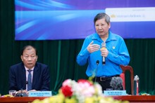 Doanh nghiệp dệt may chống đỡ khủng hoảng, giữ chân công nhân thế nào