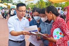 Việc làm cho người nghèo