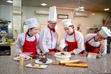 Chuyên gia Đức, Úc đến trường nghề săn lao động ngành nhà hàng, khách sạn