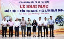 UBND TX Tân Châu tổ chức Ngày hội tư vấn học nghề, việc làm năm 2024