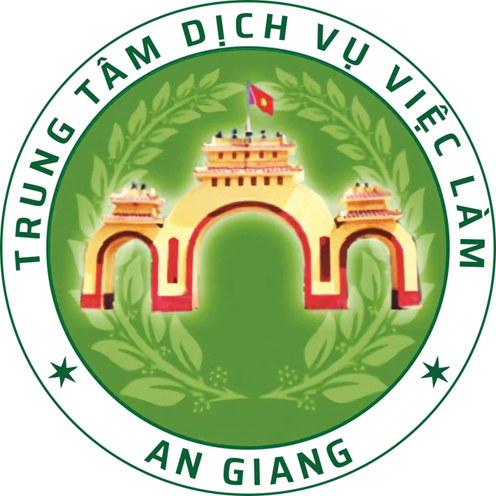 Sôi nổi ngày Hội việc làm do Trung tâm dịch vụ việc làm 
tỉnh An Giang tổ chức tại xã Phú Tân